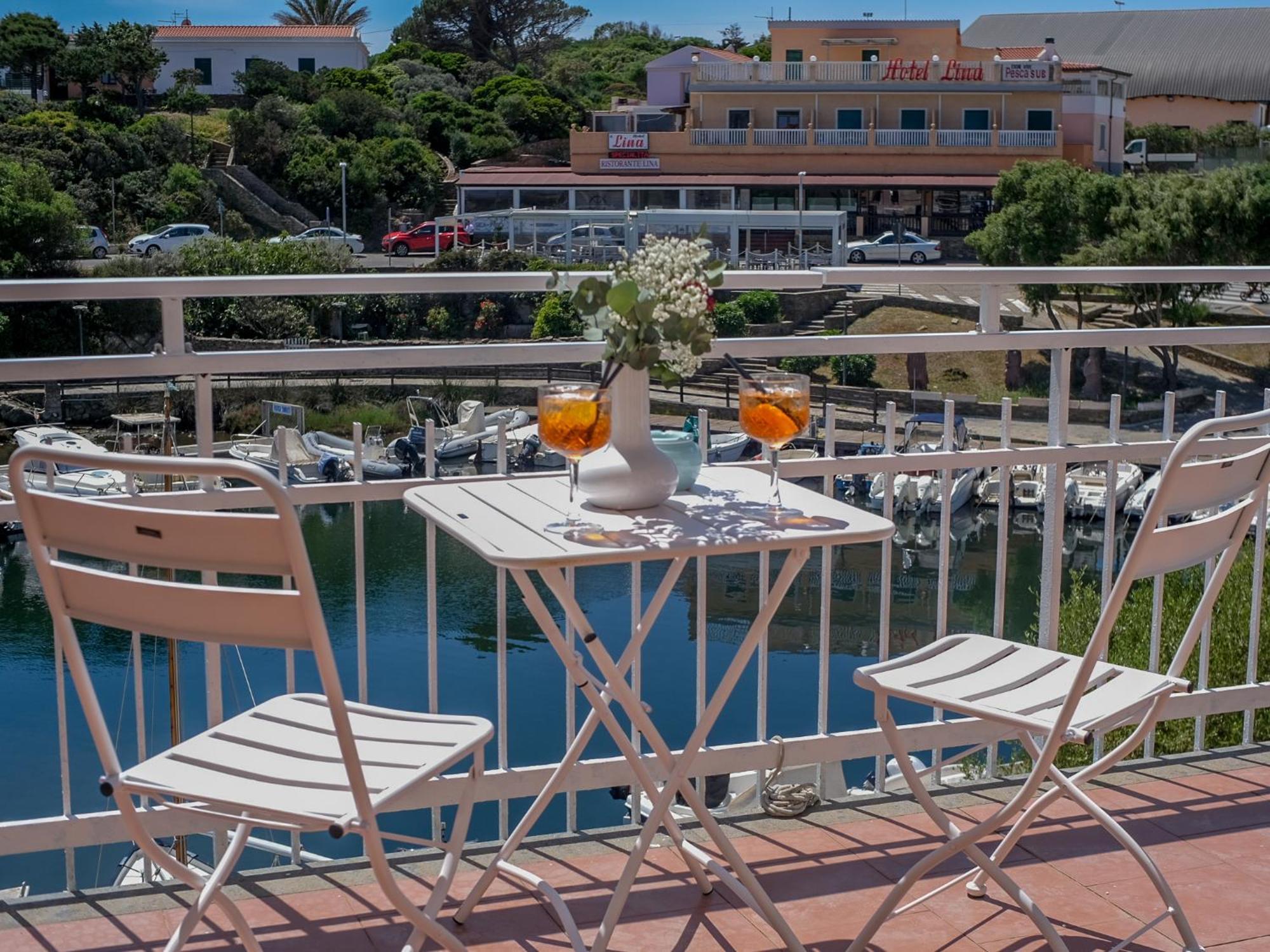 La Marina - Rooms In Stintino Exterior foto